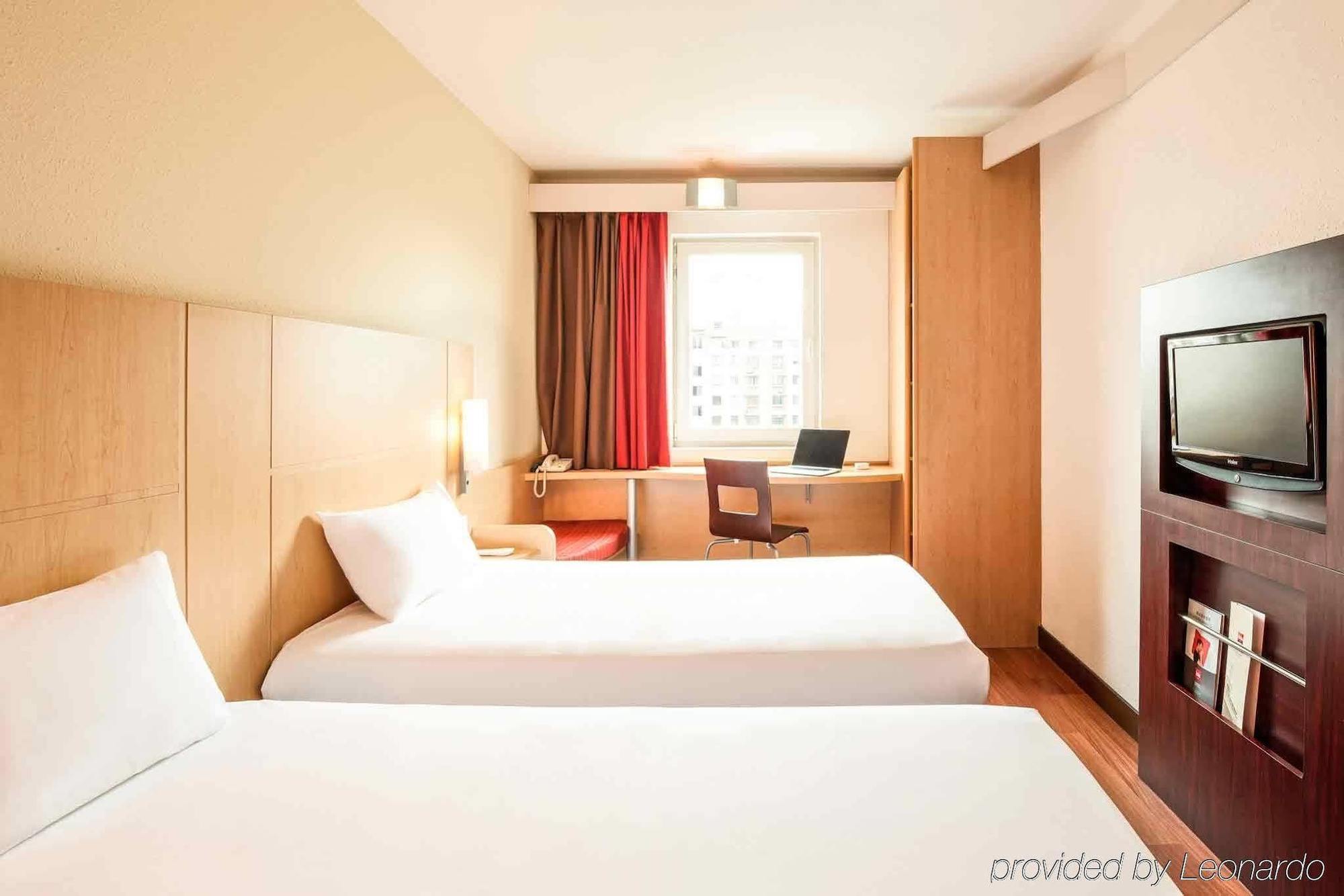 Ibis Wuxi Hi Tech Hotel Exterior photo